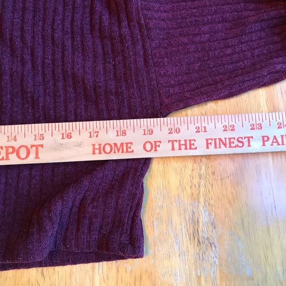 Burgundy sweater - Picture 8 of 9